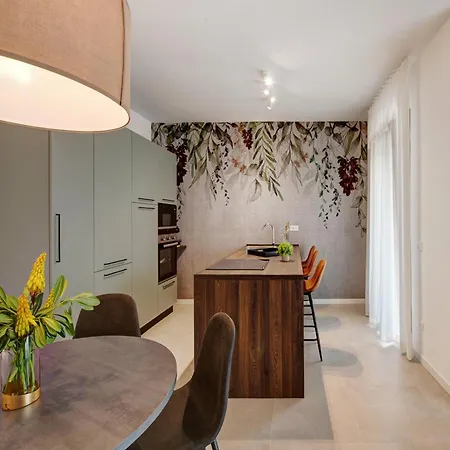 Eleonora Apartment *