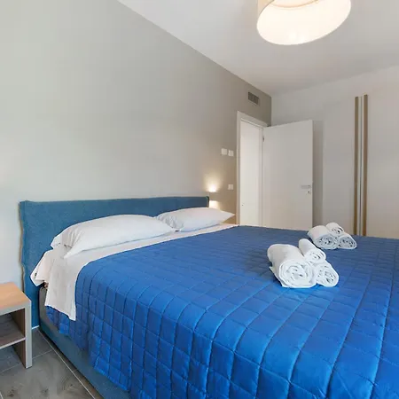 Eleonora Apartment *